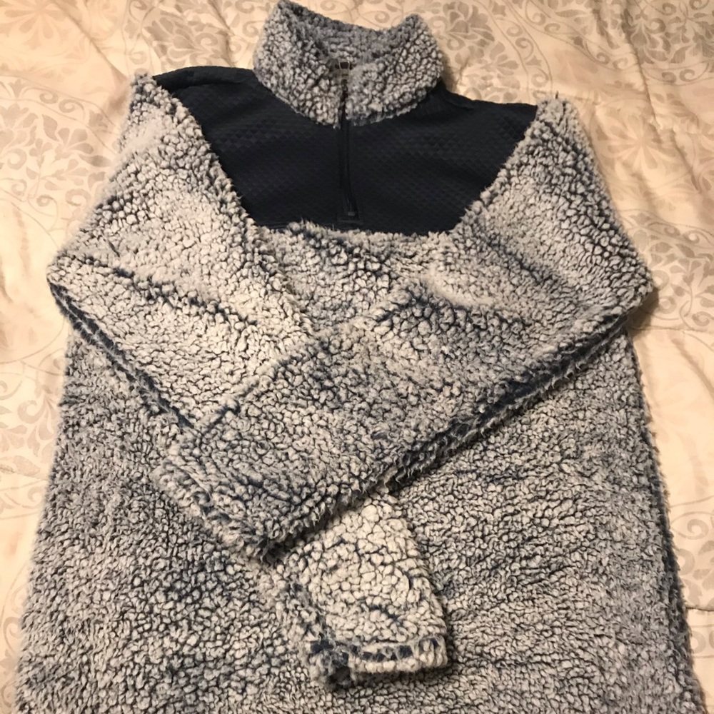 Boy friend zip pull over fleece never worn